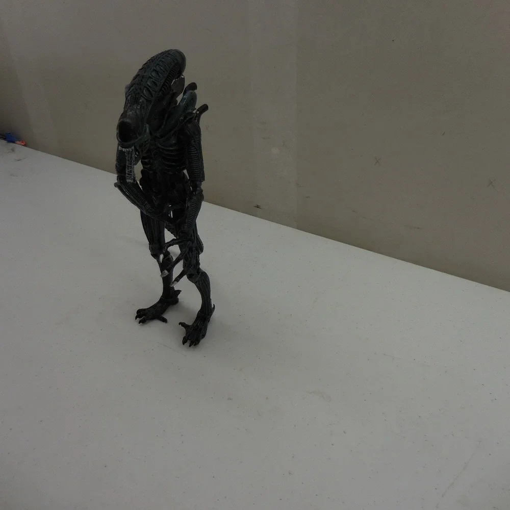 NECA Alien Xenomorph Warrior Action Figure Black Sci-Fi Horror Collectible